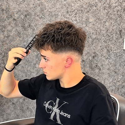 Cliente con cabello peinado